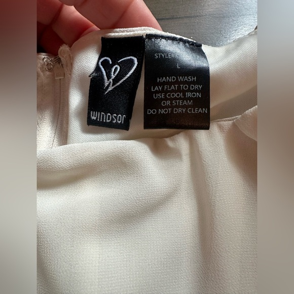 Windsor Cream Off-Shoulder Crop Top - Picture 4 of 9